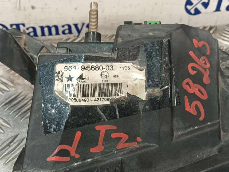 Recambio de faro antiniebla izquierdo para peugeot 407 sw referencia OEM IAM 964194568003  