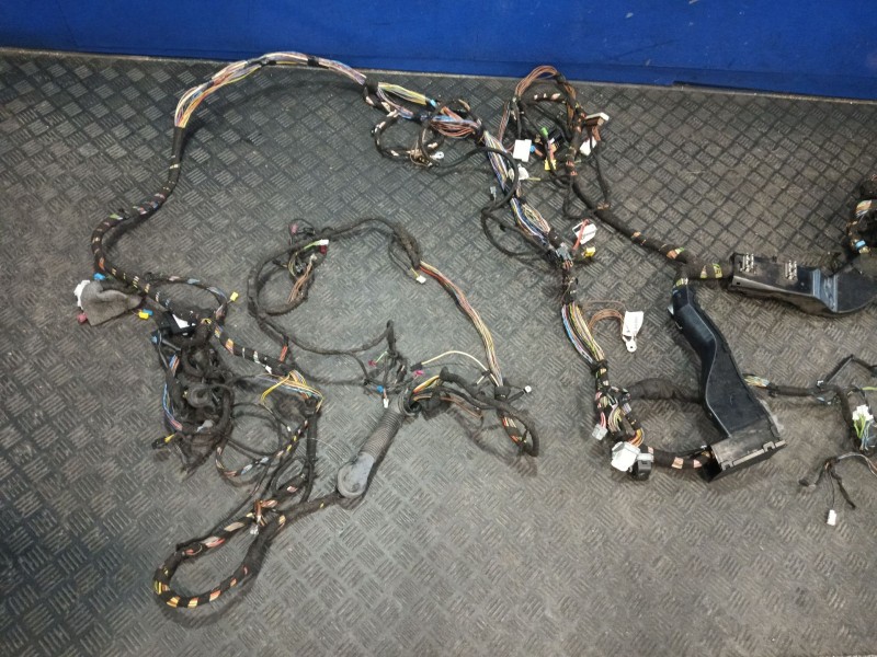 Recambio de instalacion electrica salpicadero para mercedes-benz clase gla (w156) referencia OEM IAM A2465460464 A2465460800 A11