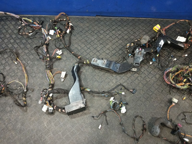 Recambio de instalacion electrica salpicadero para mercedes-benz clase gla (w156) referencia OEM IAM A2465460464 A2465460800 A11