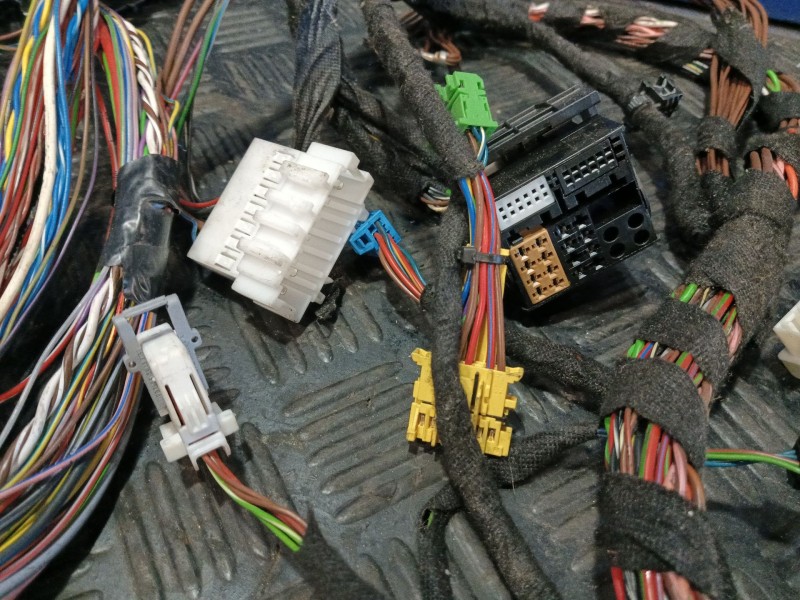 Recambio de instalacion electrica salpicadero para mercedes-benz clase gla (w156) referencia OEM IAM A2465460464 A2465460800 A11