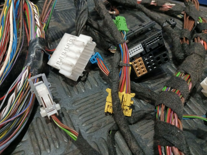 Recambio de instalacion electrica salpicadero para mercedes-benz clase gla (w156) referencia OEM IAM A2465460464 A2465460800 A11