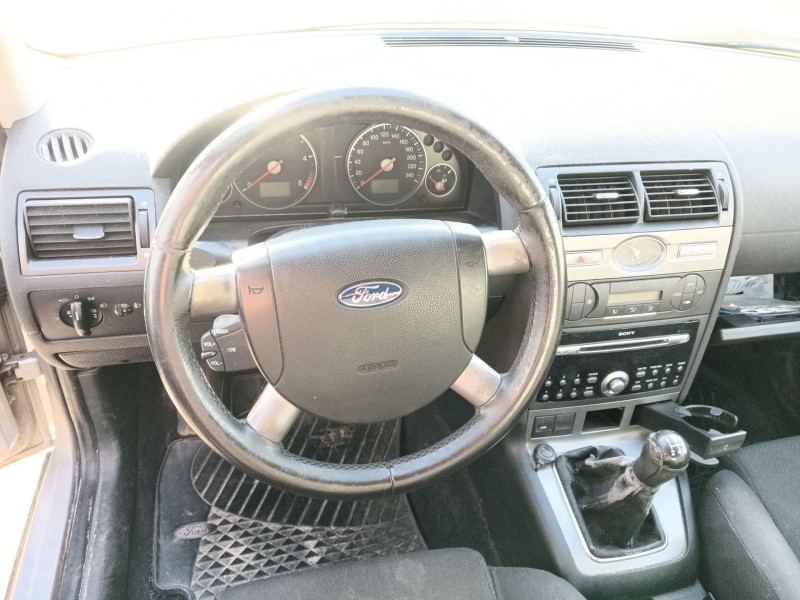 ford mondeo iv sedán (ba7) del año 2004