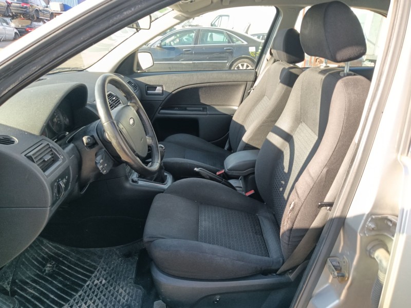 ford mondeo iv sedán (ba7) del año 2004
