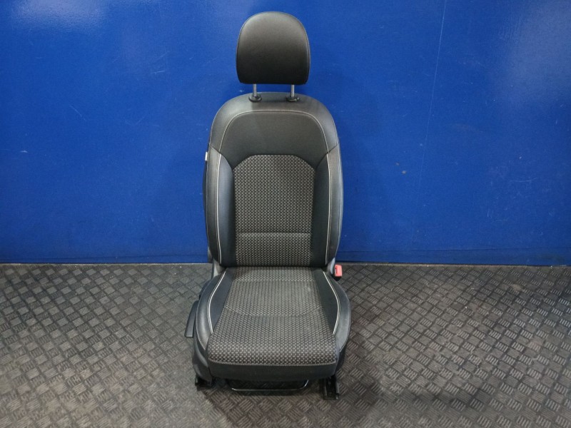 Recambio de asiento delantero derecho para kia xceed (cd) 1.6 gdi hybrid referencia OEM IAM 80620J7000  