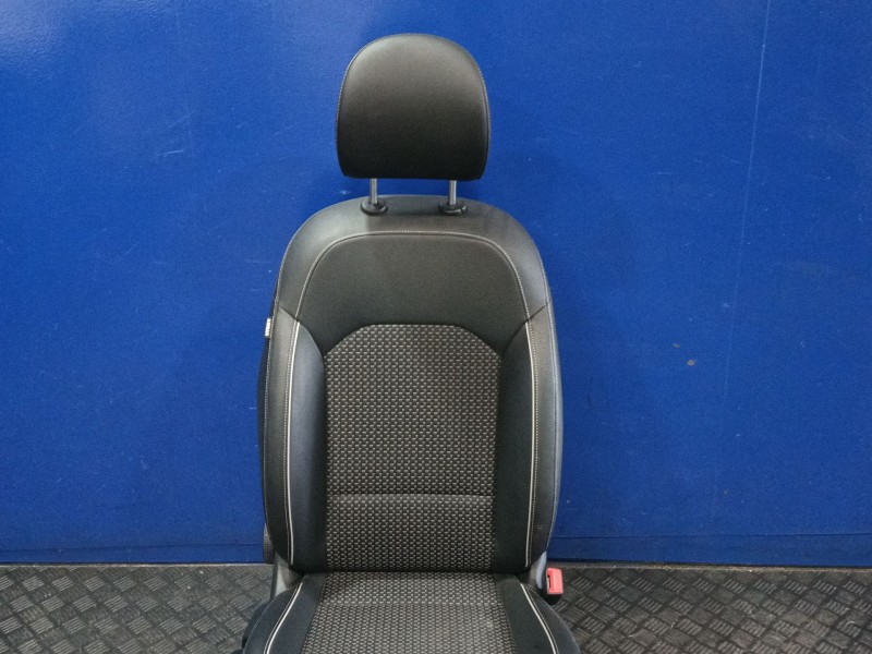Recambio de asiento delantero derecho para kia xceed (cd) 1.6 gdi hybrid referencia OEM IAM 80620J7000  