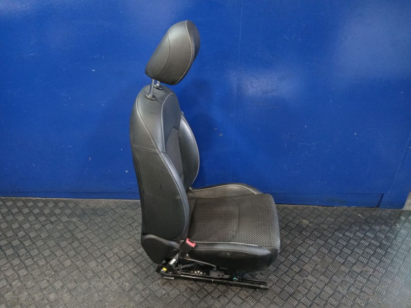 Recambio de asiento delantero izquierdo para kia xceed (cd) 1.6 gdi hybrid referencia OEM IAM AH229F836AB  