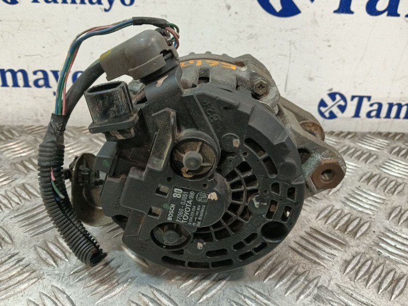 Recambio de alternador para toyota yaris (ksp9/scp9/nlp9) 1.3 cat referencia OEM IAM 270600J051  