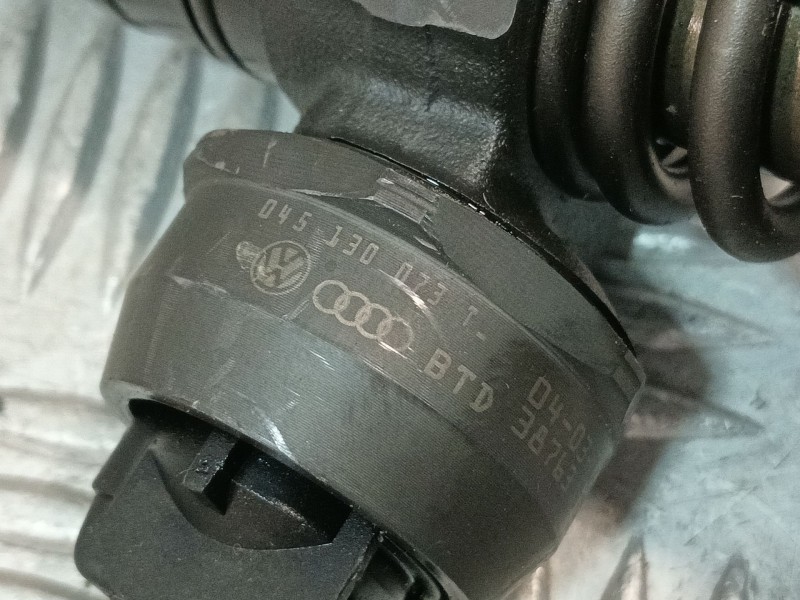 Recambio de inyector para volkswagen polo iv (9n_, 9a_) 1.4 tdi referencia OEM IAM 045130073T 0414720035 