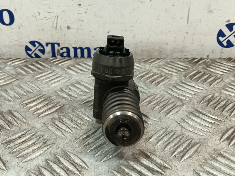 Recambio de inyector para volkswagen polo iv (9n_, 9a_) 1.4 tdi referencia OEM IAM 045130073T 0414720035 