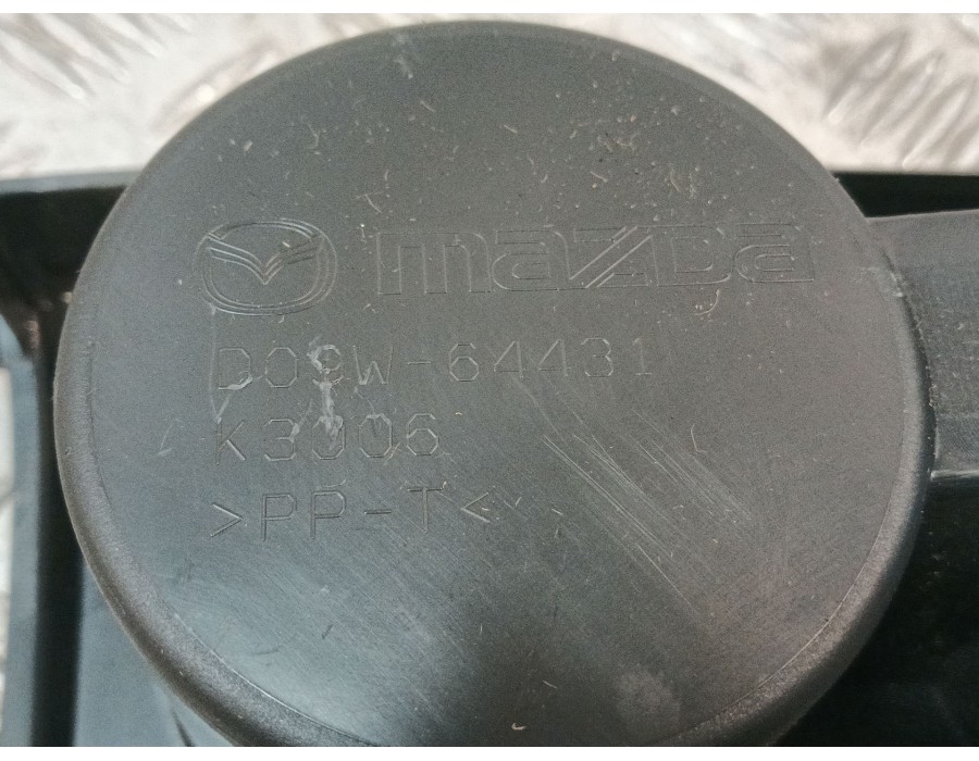Recambio de consola central para mazda cx-3 (dk) 2.0 skyactiv-g (dk5w, dk6w) referencia OEM IAM D09W64431 D09W644A1 