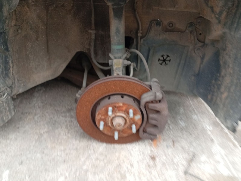 Recambio de mangueta delantera derecha para mitsubishi outlander (cu0w) 2.0 cat referencia OEM IAM 3870A008  