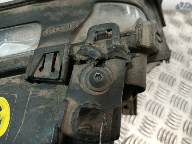 Recambio de faro izquierdo para bmw 3 coupé (e46) 330 cd referencia OEM IAM 1305236002  