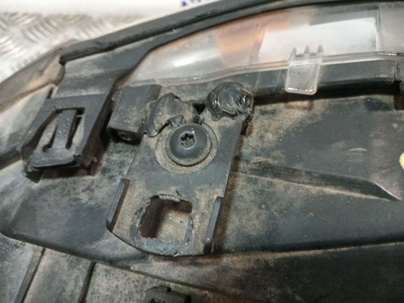 Recambio de faro izquierdo para bmw 3 coupé (e46) 330 cd referencia OEM IAM 1305236002  