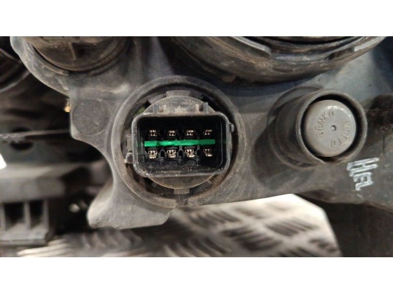Recambio de faro derecho para hyundai h350 furgoneta 2.5 crdi referencia OEM IAM 9210259  