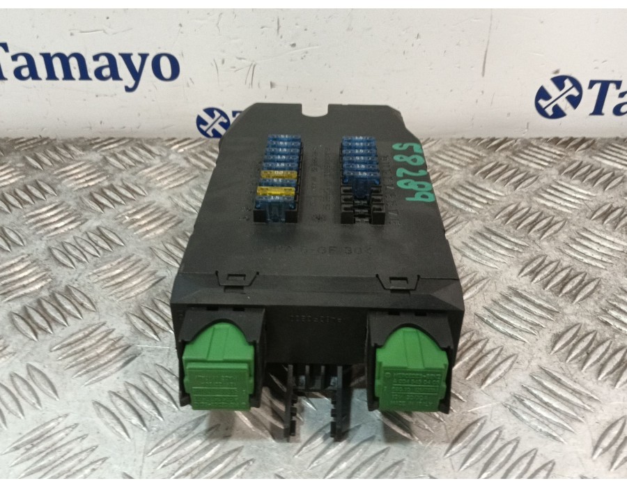 Recambio de caja reles / fusibles para mercedes-benz vito (w638) caja cerrada 2.1 cc referencia OEM IAM 00005400650  