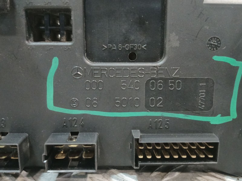 Recambio de caja reles / fusibles para mercedes-benz vito (w638) caja cerrada 2.1 cc referencia OEM IAM 00005400650  