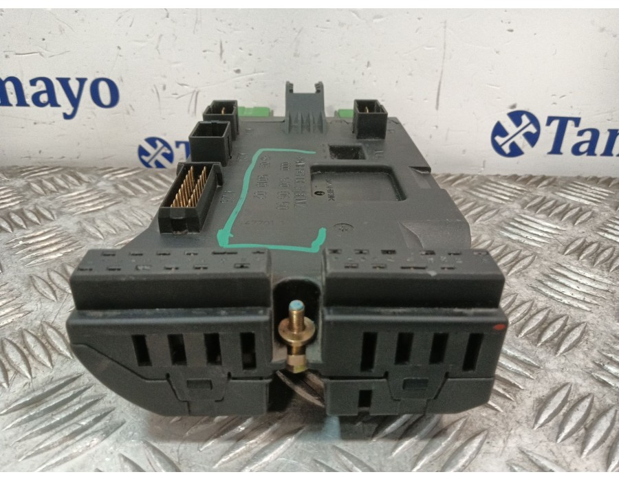 Recambio de caja reles / fusibles para mercedes-benz vito (w638) caja cerrada 2.1 cc referencia OEM IAM 00005400650  