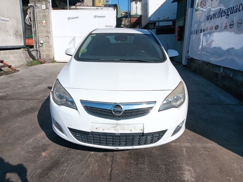 opel astra j (p10) del año 2010