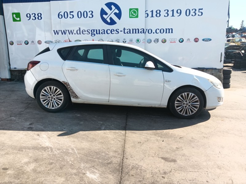 opel astra j (p10) del año 2010