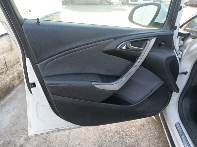 opel astra j (p10) del año 2010