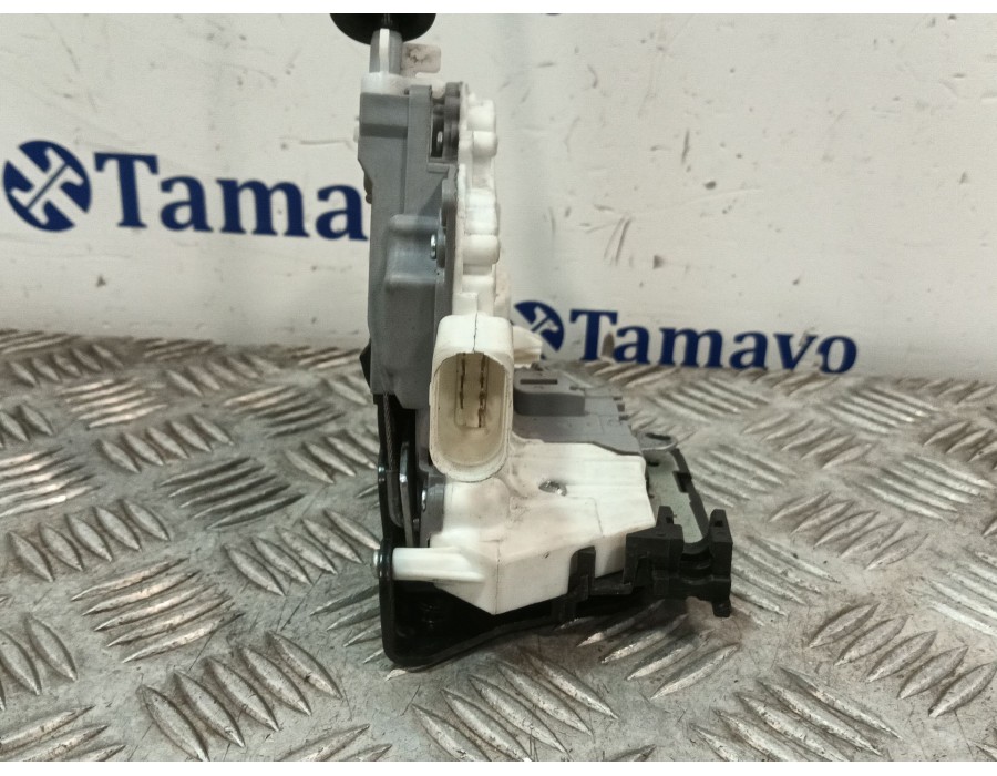 Recambio de cerradura puerta delantera izquierda para volkswagen passat b7 variant (365) 2.0 tdi referencia OEM IAM 660266  