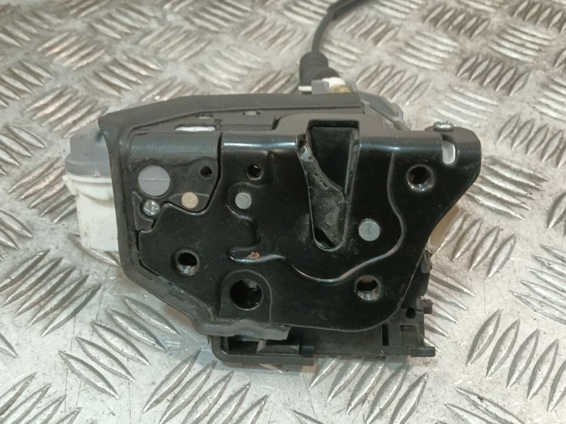 Recambio de cerradura puerta delantera izquierda para volkswagen passat b7 variant (365) 2.0 tdi referencia OEM IAM 660266  