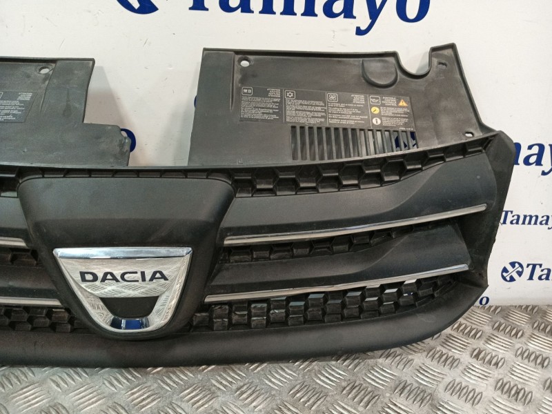 Recambio de rejilla delantera para dacia logan ii tce 90 referencia OEM IAM 623103971R  