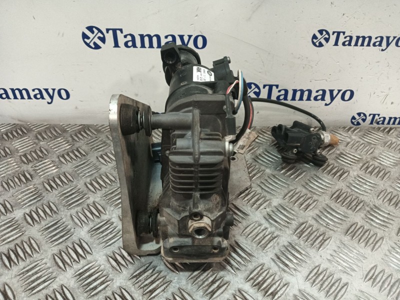 Recambio de bomba suspension para land rover discovery iv (l319) 3.0 sdv6 4x4 referencia OEM IAM BH3219G525DC  