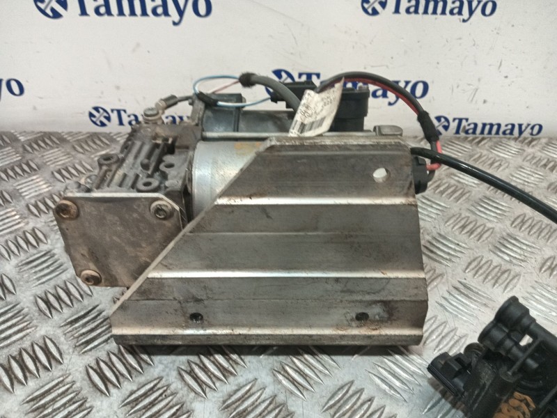 Recambio de bomba suspension para land rover discovery iv (l319) 3.0 sdv6 4x4 referencia OEM IAM BH3219G525DC  