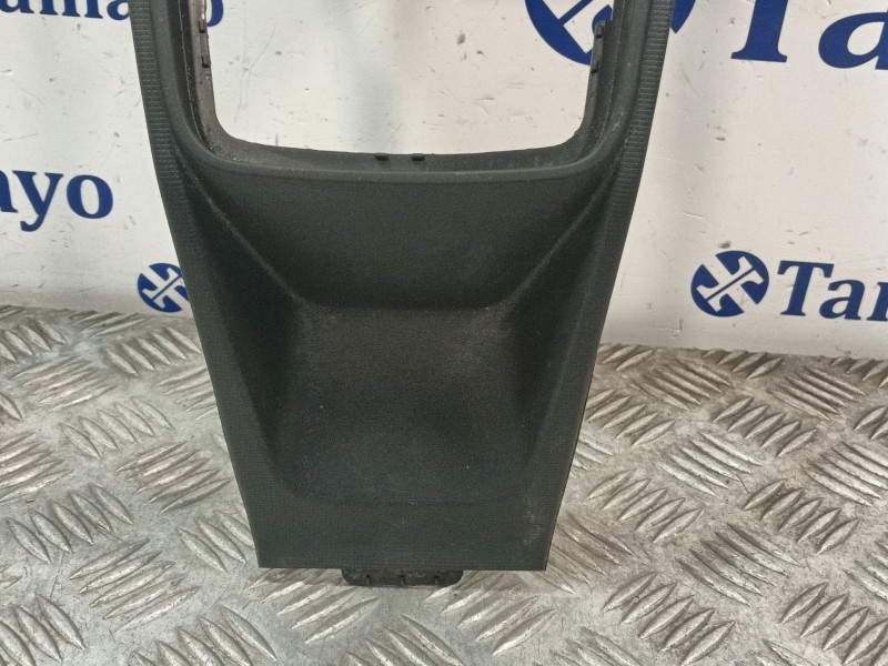 Recambio de consola central para seat ibiza iv (6j5, 6p1) 1.6 tdi referencia OEM IAM 6J0858331  