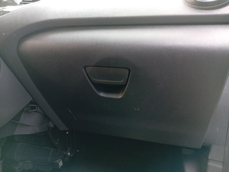 Recambio de guantera para ford ka+ referencia OEM IAM 2058465  