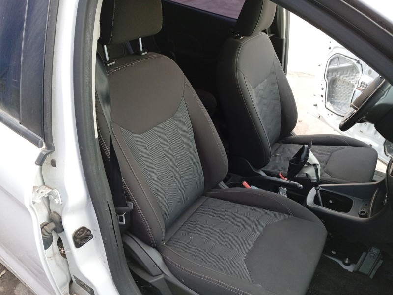 Recambio de asiento delantero derecho para ford ka+ referencia OEM IAM   