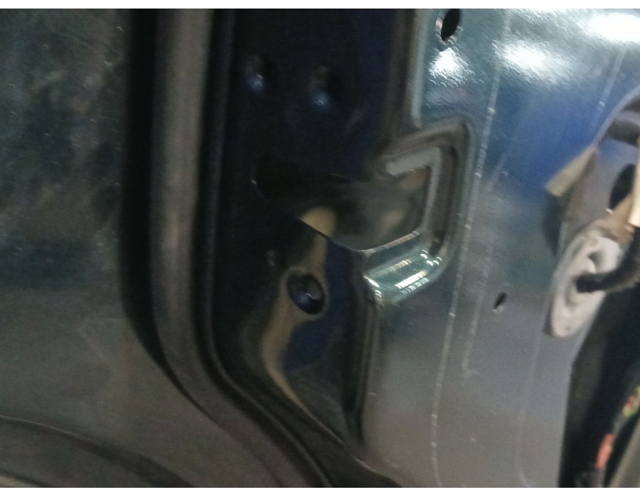 Recambio de puerta trasera izquierda para land rover discovery iv (l319) 3.0 sdv6 4x4 referencia OEM IAM BFA780190  