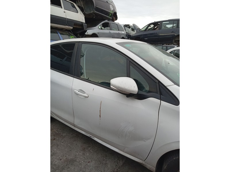 Recambio de puerta delantera derecha para peugeot 208 i (ca_, cc_) 1.2 vti 82 referencia OEM IAM 9807820680  