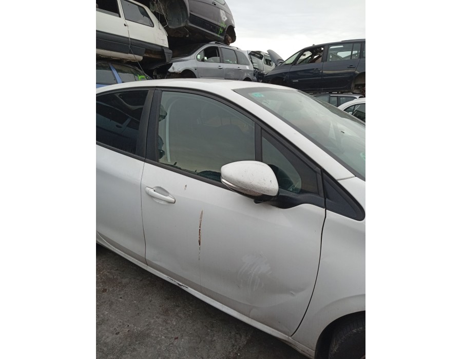 Recambio de puerta delantera derecha para peugeot 208 i (ca_, cc_) 1.2 vti 82 referencia OEM IAM 9807820680  