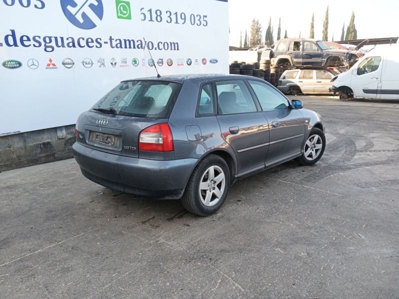 audi a3 (8l1) del año 2001