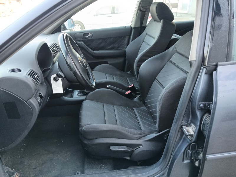 audi a3 (8l1) del año 2001