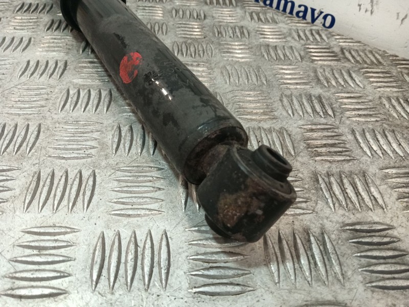 Recambio de amortiguador trasero izquierdo para hyundai h350 furgoneta 2.5 crdi referencia OEM IAM 5530059000  