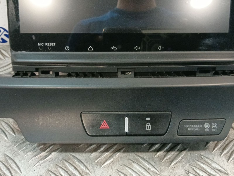 Recambio de sistema audio / radio cd para kia ceed referencia OEM IAM SNC98877  