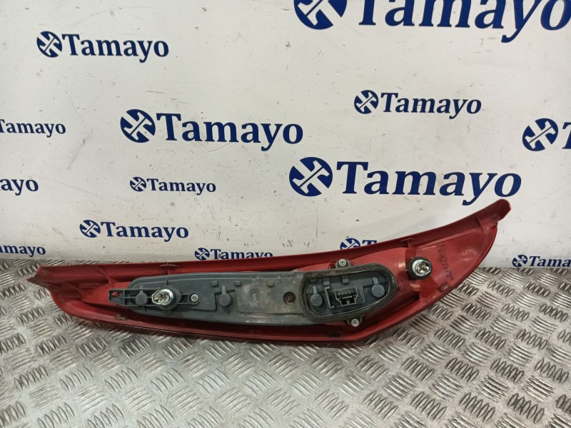 Recambio de piloto trasero derecho para fiat punto berlina (188) 1.2 16v cat referencia OEM IAM 286202  