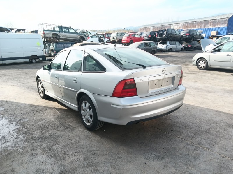 opel vectra b hatchback (j96) del año 2001