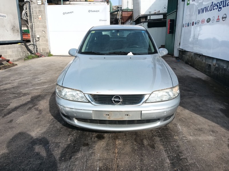 opel vectra b hatchback (j96) del año 2001
