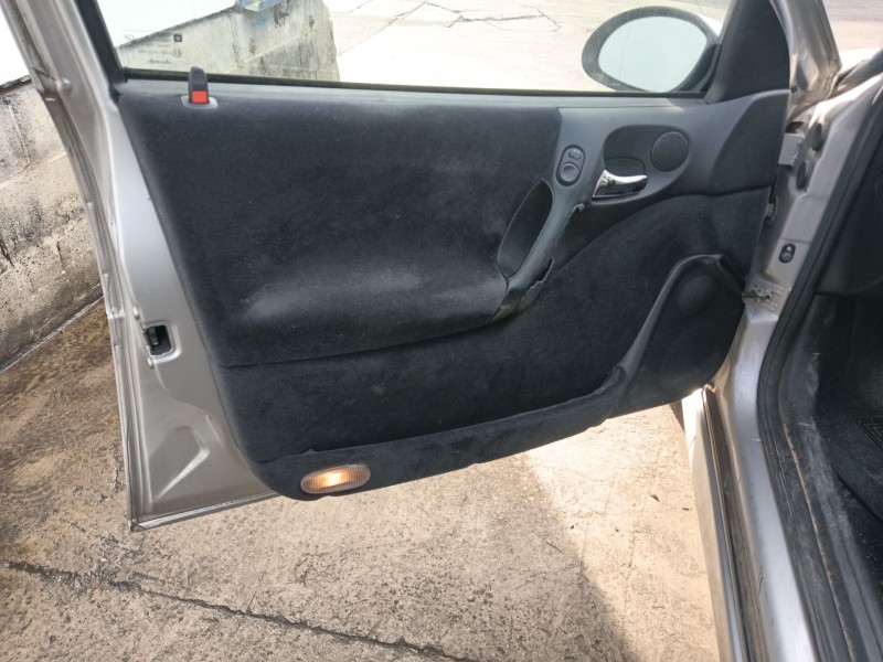 opel vectra b hatchback (j96) del año 2001