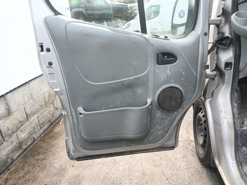 opel vivaro a furgoneta (x83) del año 2004