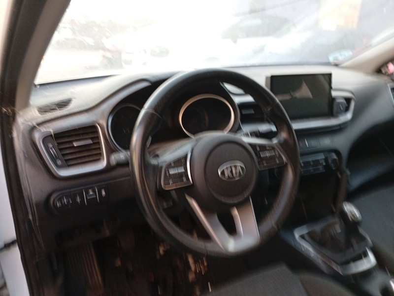 Recambio de airbag delantero izquierdo para kia ceed referencia OEM IAM 80100J7000  
