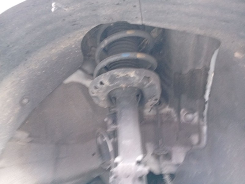 Recambio de amortiguador delantero derecho para kia ceed referencia OEM IAM 54661J7DA0  
