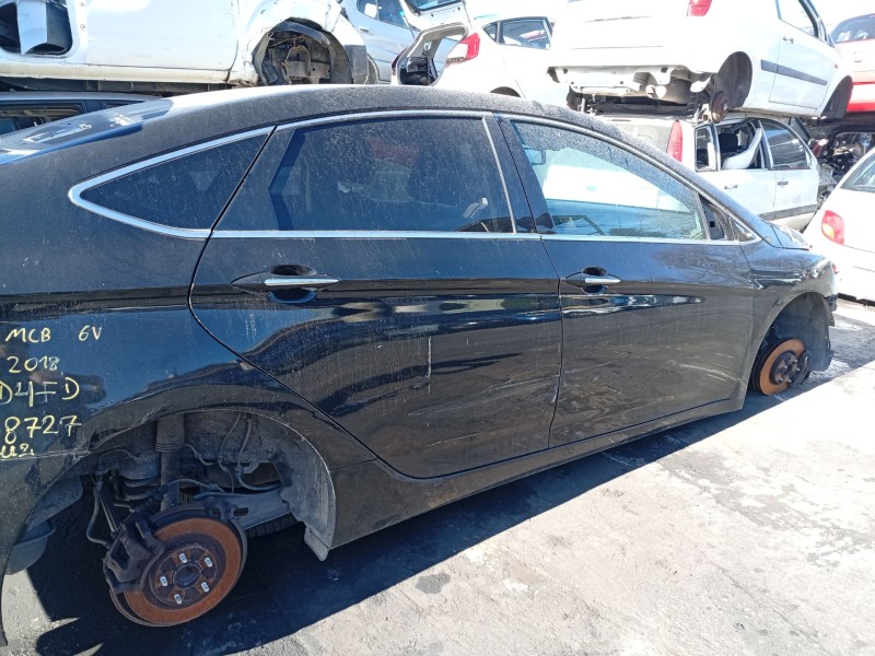 Recambio de puerta trasera derecha para hyundai i40 referencia OEM IAM 770043Z300  