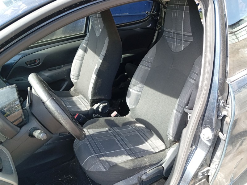 Recambio de asiento delantero izquierdo para peugeot 108 1.0 vti referencia OEM IAM   
