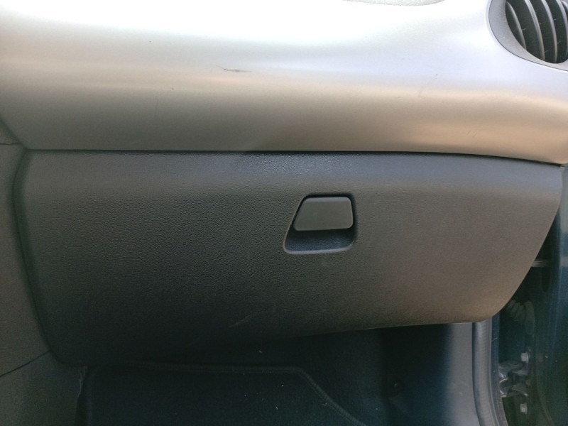 Recambio de guantera para peugeot 108 1.0 vti referencia OEM IAM   