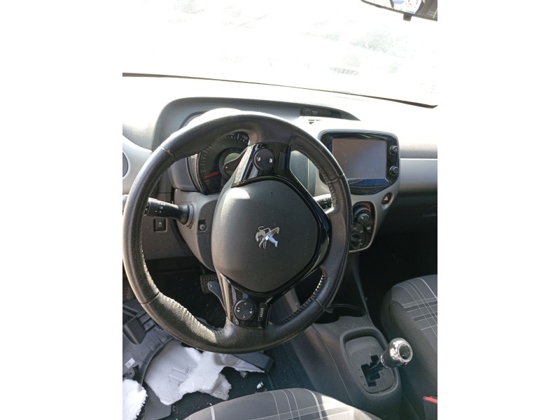 Recambio de volante para peugeot 108 1.0 vti referencia OEM IAM   
